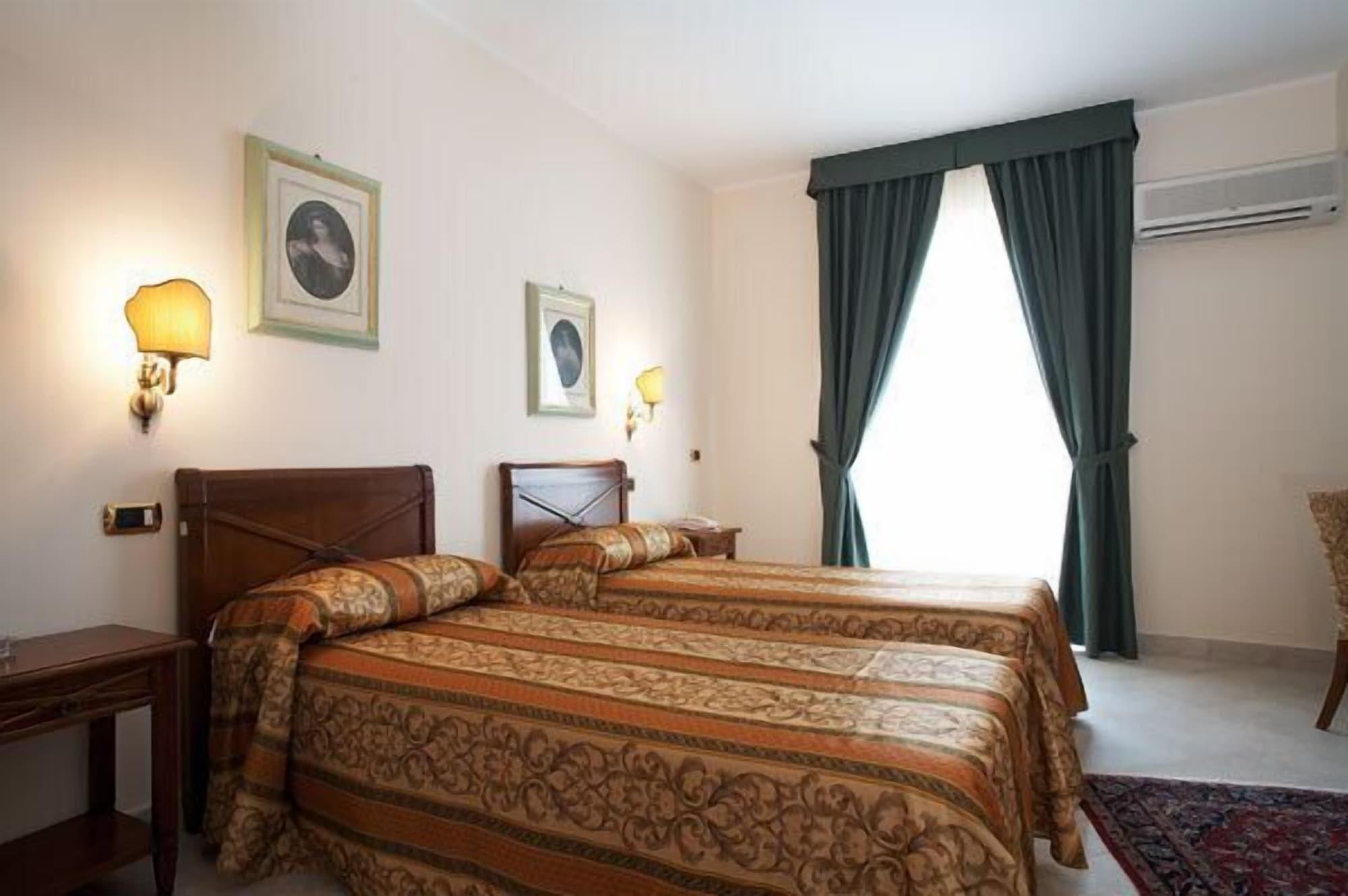 Hotel Delle Palme Falcone Buitenkant foto