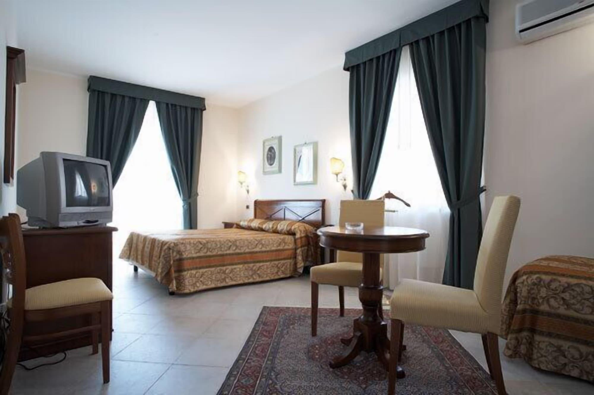 Hotel Delle Palme Falcone Buitenkant foto