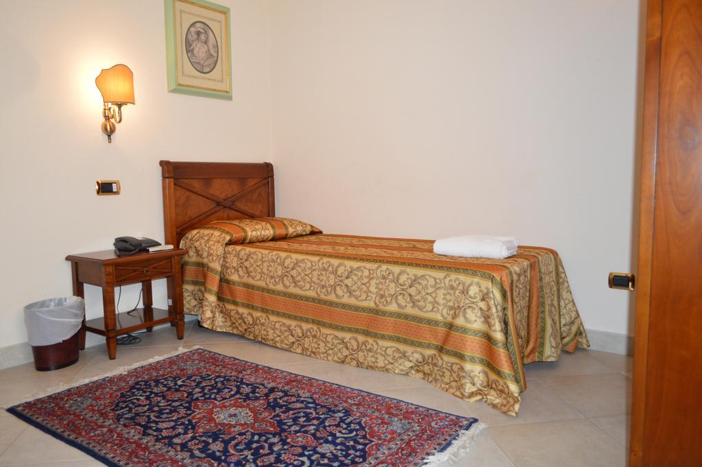 Hotel Delle Palme Falcone Kamer foto