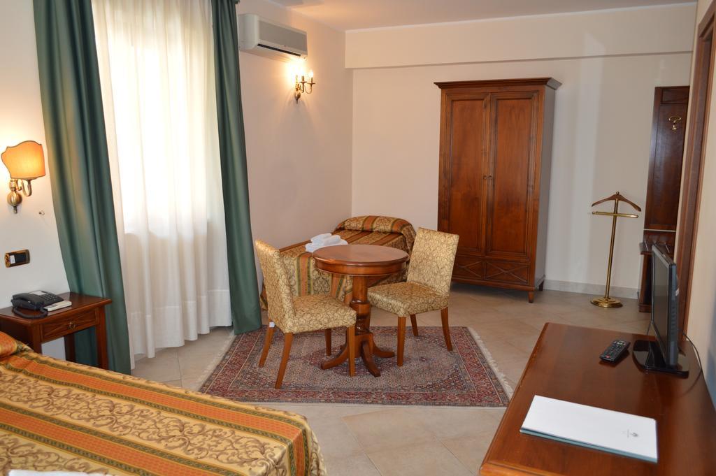 Hotel Delle Palme Falcone Kamer foto