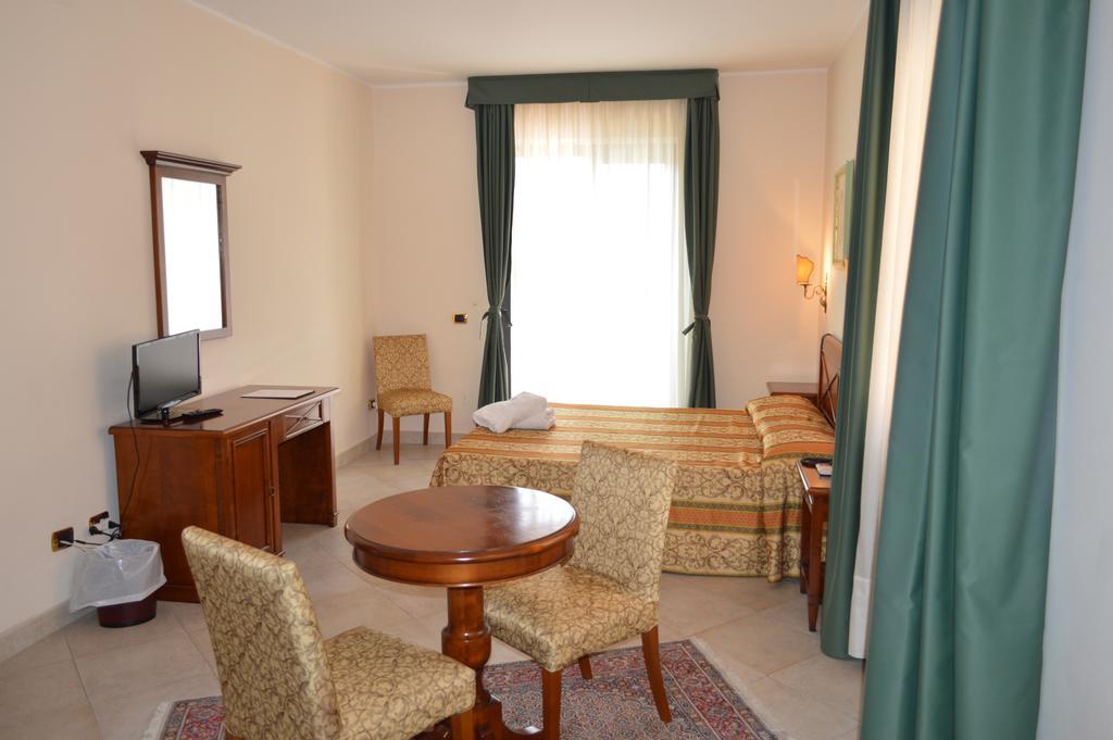 Hotel Delle Palme Falcone Kamer foto