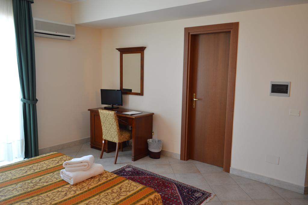 Hotel Delle Palme Falcone Kamer foto